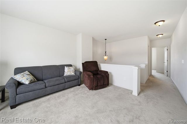 1082 Paddock Drive, South Lyon, MI 48178