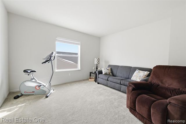 1082 Paddock Drive, South Lyon, MI 48178