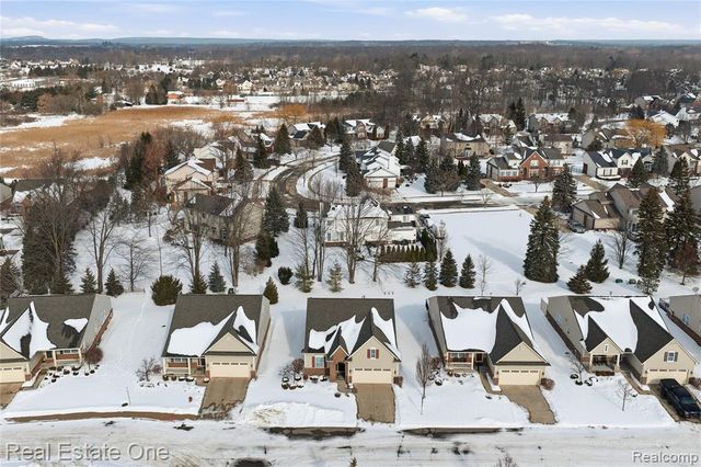 1082 Paddock Drive, South Lyon, MI 48178