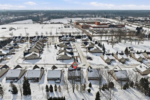 1082 Paddock Drive, South Lyon, MI 48178