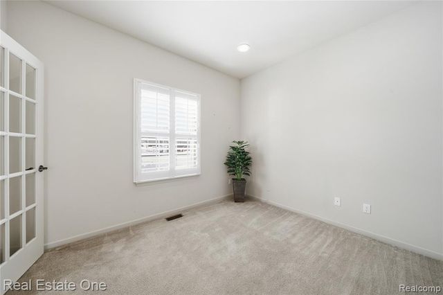 1082 Paddock Drive, South Lyon, MI 48178