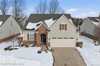 1082 Paddock Drive, South Lyon, MI 48178