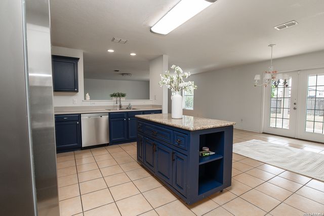 655 Northlake, New Braunfels, TX 78130