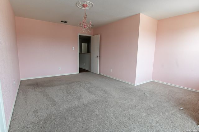 655 Northlake, New Braunfels, TX 78130