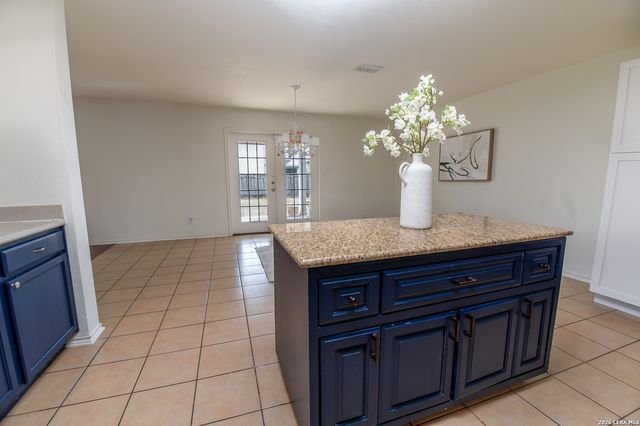 655 Northlake, New Braunfels, TX 78130