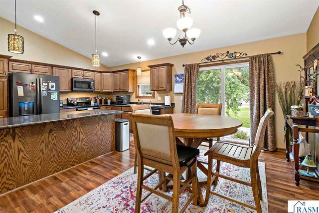 124 Harbor Hill Drive, Mankato, MN 56001