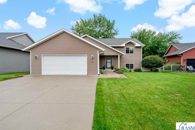 124 Harbor Hill Drive, Mankato, MN 56001