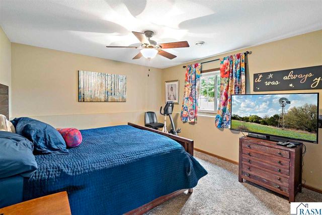 124 Harbor Hill Drive, Mankato, MN 56001