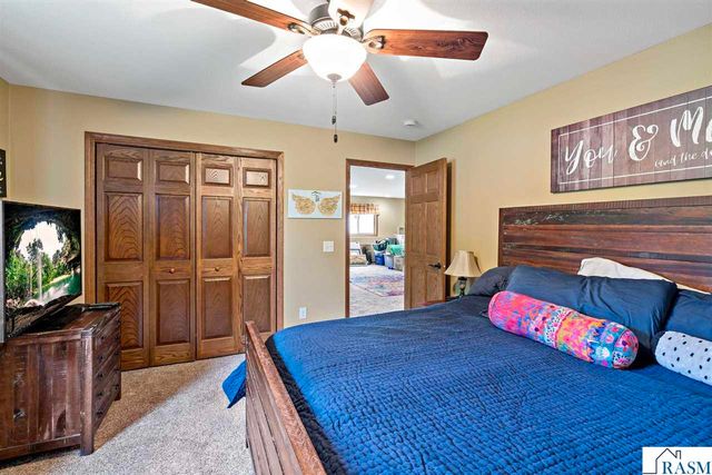 124 Harbor Hill Drive, Mankato, MN 56001