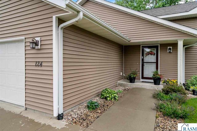 124 Harbor Hill Drive, Mankato, MN 56001