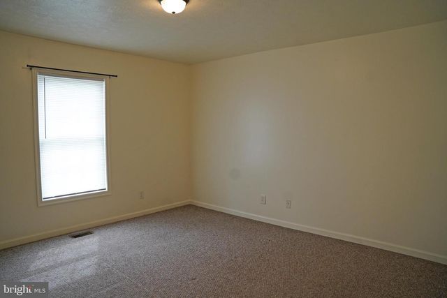122 SINKER DR, Inwood, WV 25428