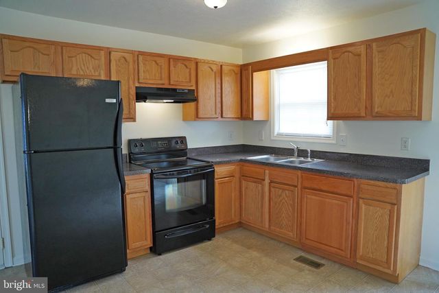 122 SINKER DR, Inwood, WV 25428