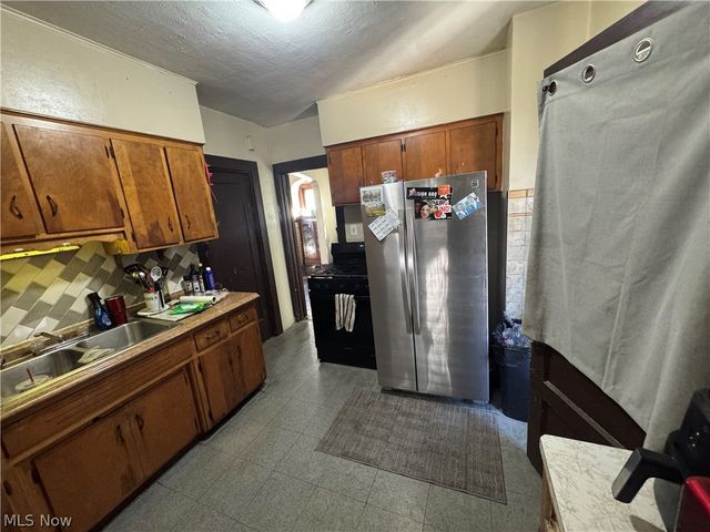 4220 W 23rd Street, Cleveland, OH 44109