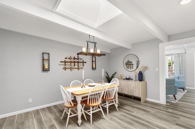 6860 Pocket Rd, Sacramento, CA 95831