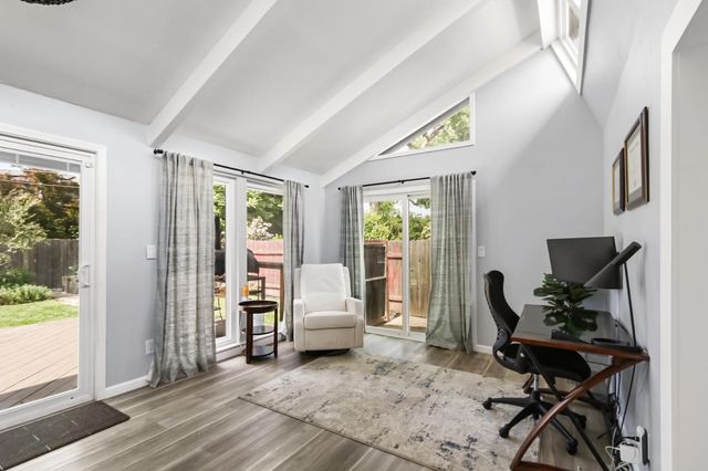 6860 Pocket Rd, Sacramento, CA 95831