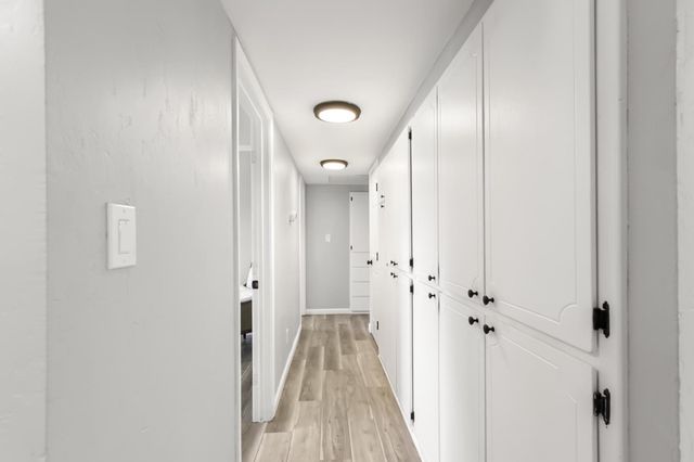 6860 Pocket Rd, Sacramento, CA 95831