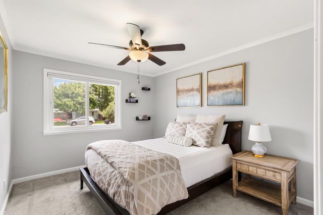 6860 Pocket Rd, Sacramento, CA 95831