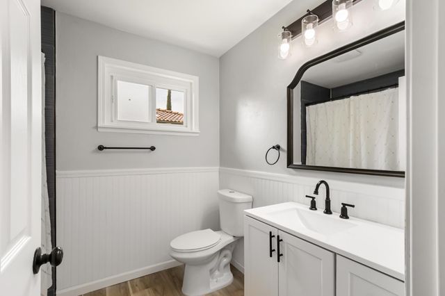 6860 Pocket Rd, Sacramento, CA 95831