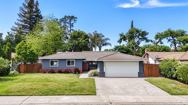 6860 Pocket Rd, Sacramento, CA 95831