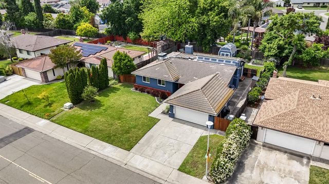 6860 Pocket Rd, Sacramento, CA 95831
