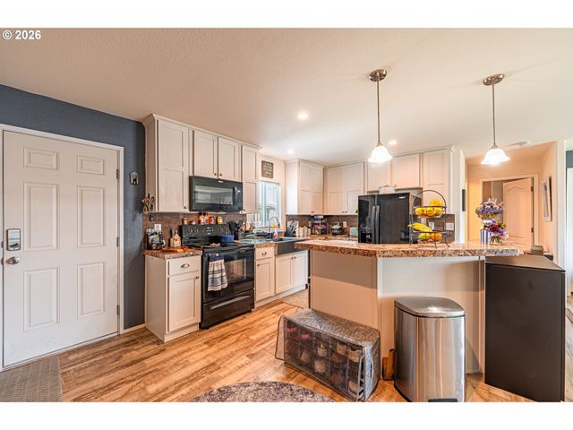 1415 S BERTELSEN Rd 108, Eugene, OR 97402