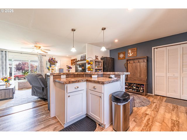 1415 S BERTELSEN Rd 108, Eugene, OR 97402