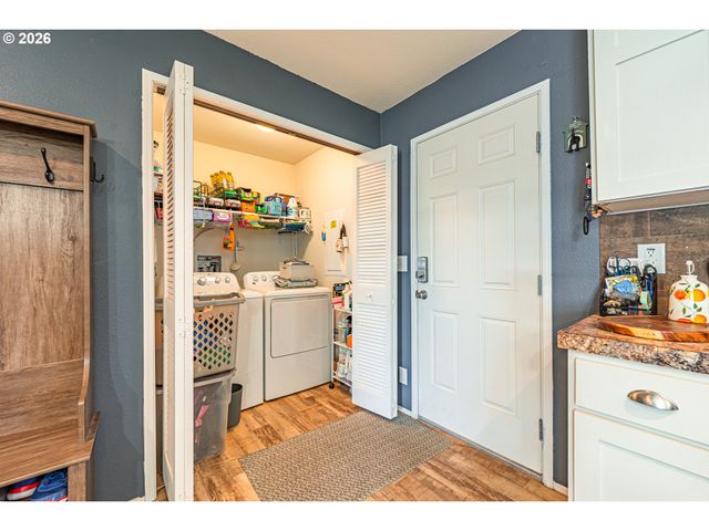 1415 S BERTELSEN Rd 108, Eugene, OR 97402