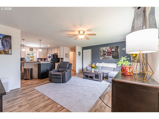 1415 S BERTELSEN Rd 108, Eugene, OR 97402