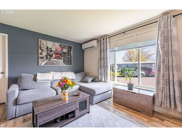 1415 S BERTELSEN Rd 108, Eugene, OR 97402