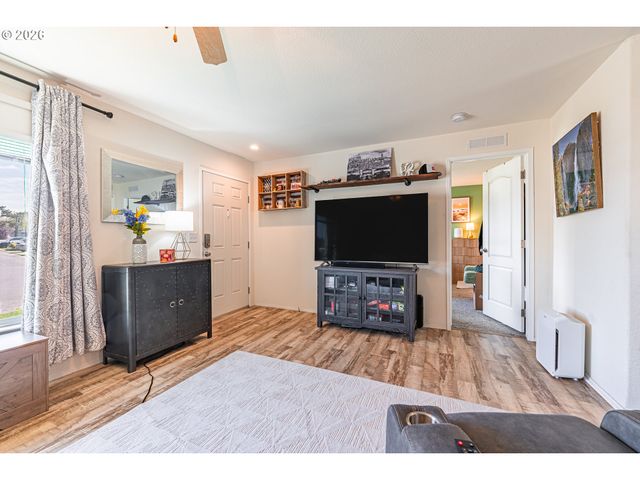 1415 S BERTELSEN Rd 108, Eugene, OR 97402