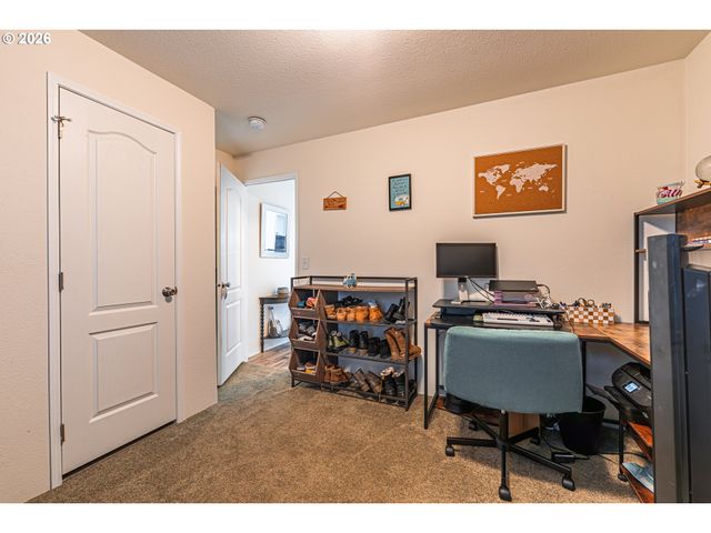 1415 S BERTELSEN Rd 108, Eugene, OR 97402