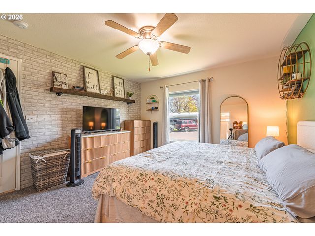 1415 S BERTELSEN Rd 108, Eugene, OR 97402