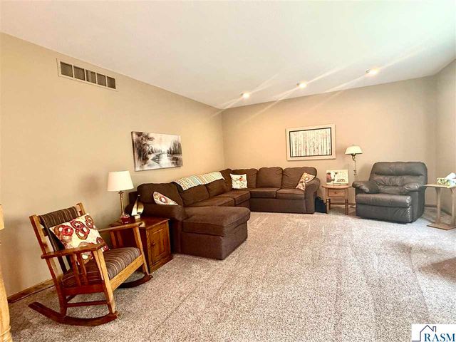 1310 Lloyd Lane, St. Peter, MN 56082