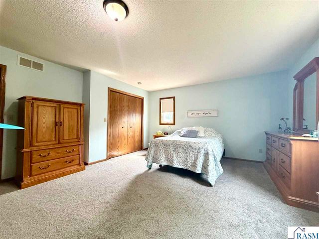 1310 Lloyd Lane, St. Peter, MN 56082