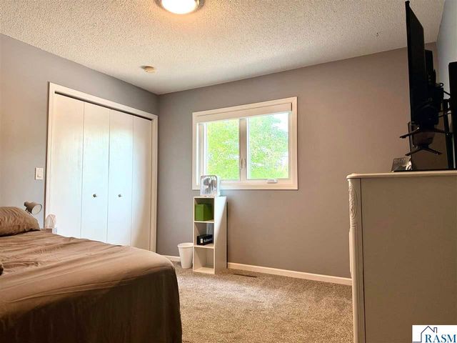 1310 Lloyd Lane, St. Peter, MN 56082