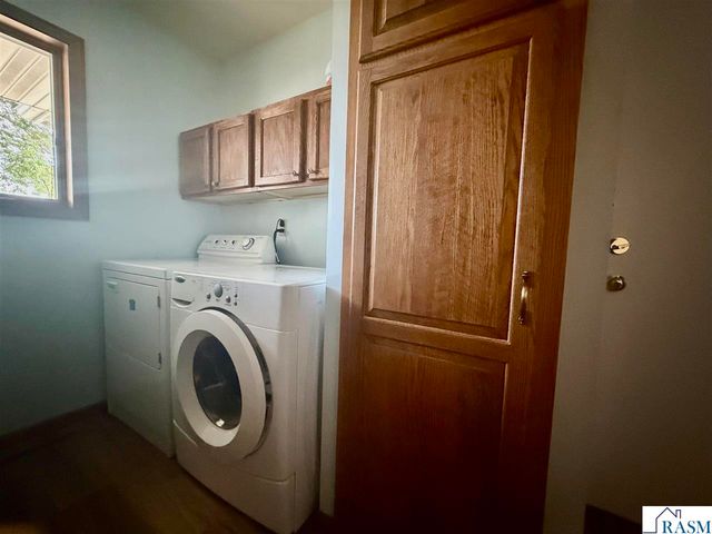 1310 Lloyd Lane, St. Peter, MN 56082