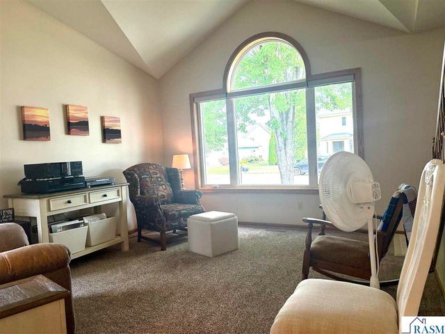 1310 Lloyd Lane, St. Peter, MN 56082