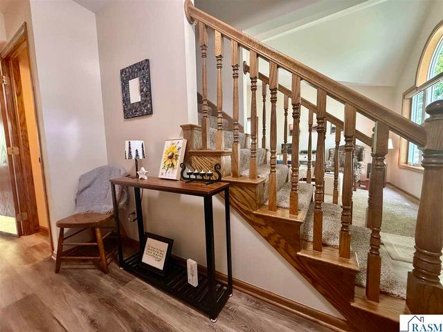 1310 Lloyd Lane, St. Peter, MN 56082