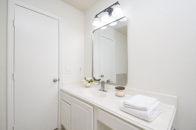 13511 Titus Point, Houston, TX 77085