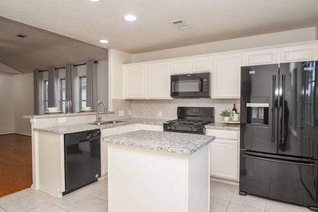 13511 Titus Point, Houston, TX 77085