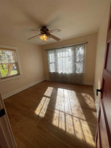 121 E Warner St, Ventura, CA 93001