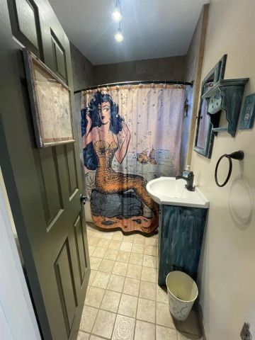 121 E Warner St, Ventura, CA 93001