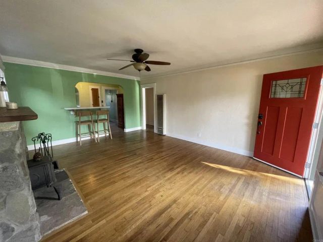 121 E Warner St, Ventura, CA 93001