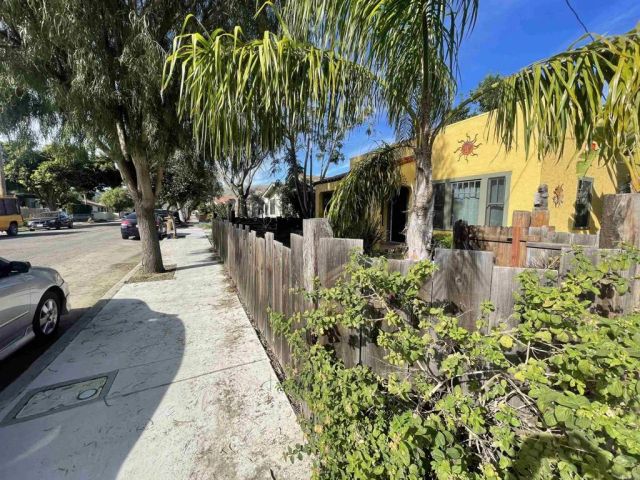 121 E Warner St, Ventura, CA 93001