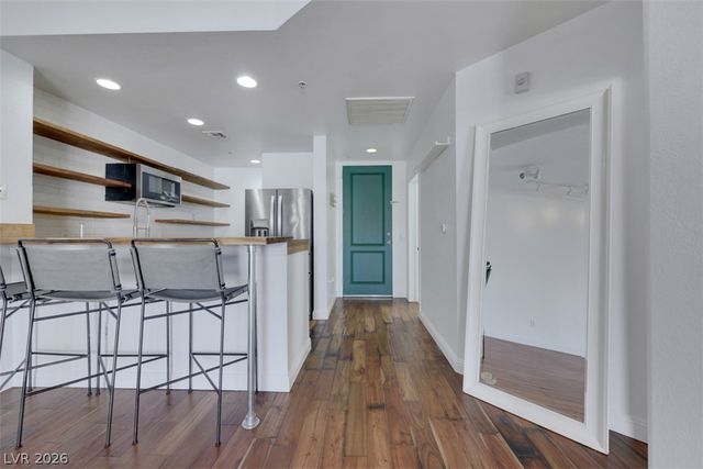47 East Agate Avenue 204, Las Vegas, NV 89123