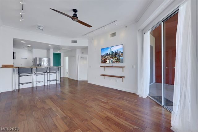 47 East Agate Avenue 204, Las Vegas, NV 89123