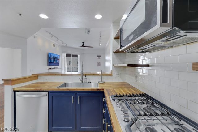 47 East Agate Avenue 204, Las Vegas, NV 89123