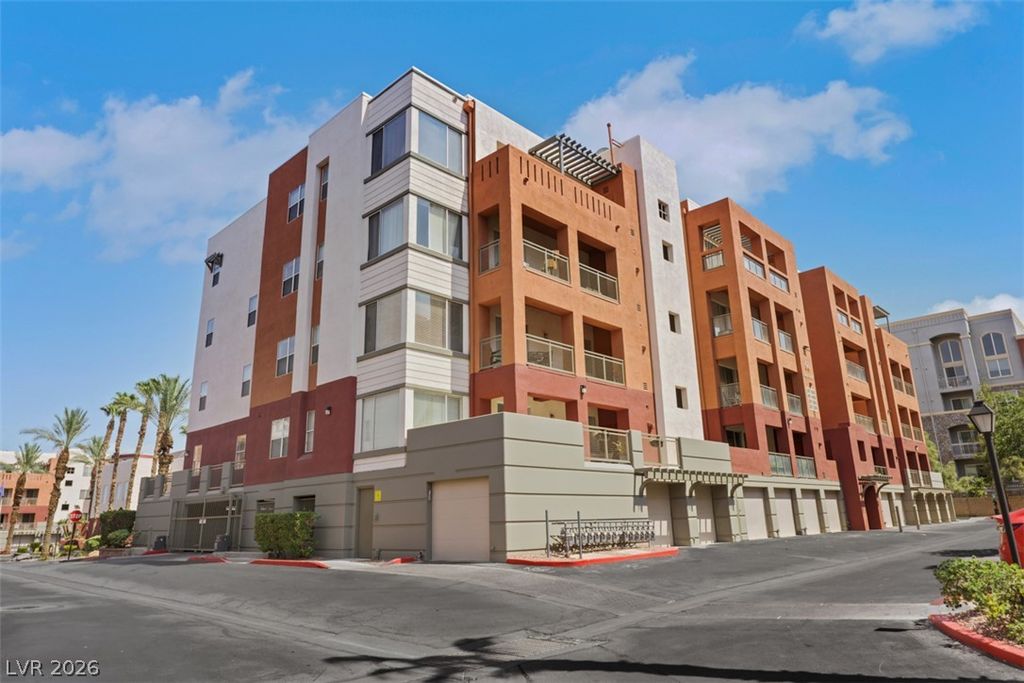 47 East Agate Avenue 204, Las Vegas, NV 89123