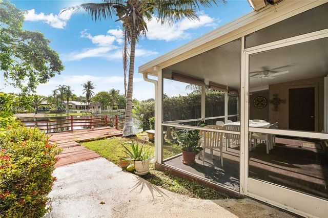 7821 SW 148th Avenue 2, Miami, FL 33193