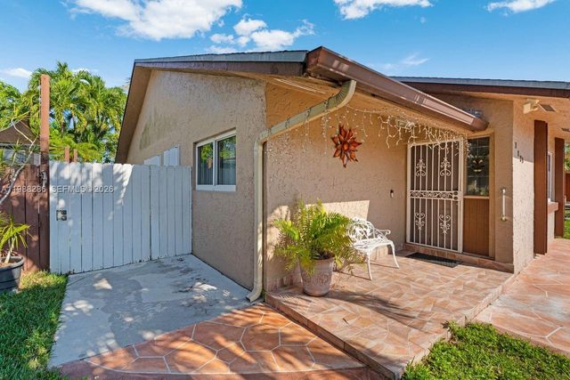 7821 SW 148th Avenue 2, Miami, FL 33193